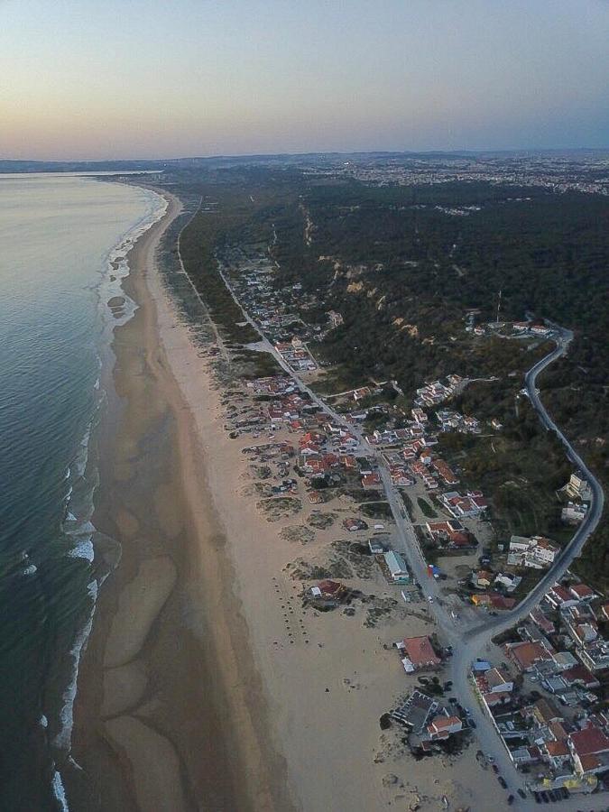 Rock'S Beach Spot Front Costa da Caparica Exterior photo